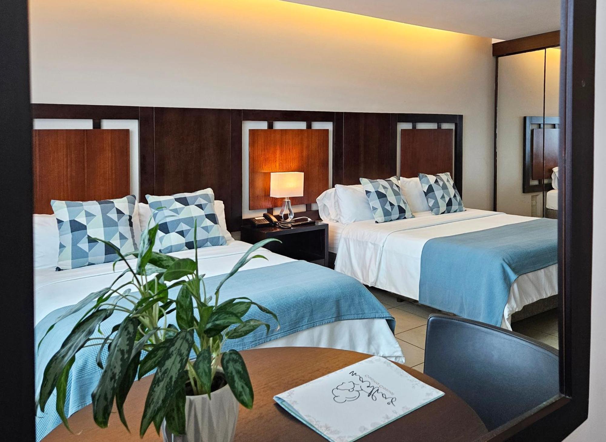 Hotel Perla Spondylus Манта Екстериор снимка