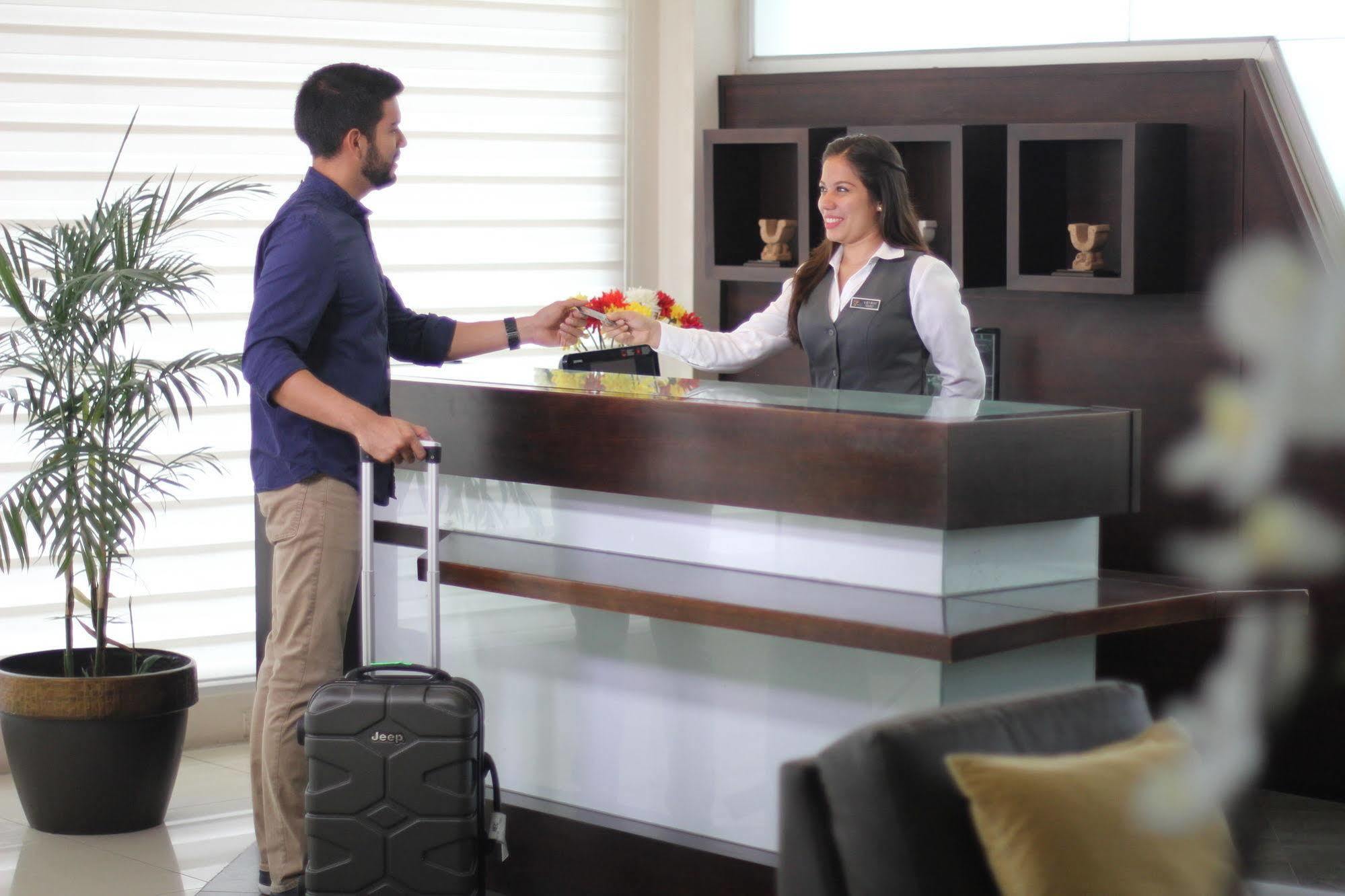 Hotel Perla Spondylus Манта Екстериор снимка